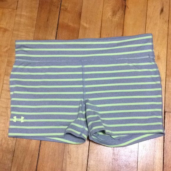 3 pairs insanely soft Under Armour shorts - Picture 4 of 5
